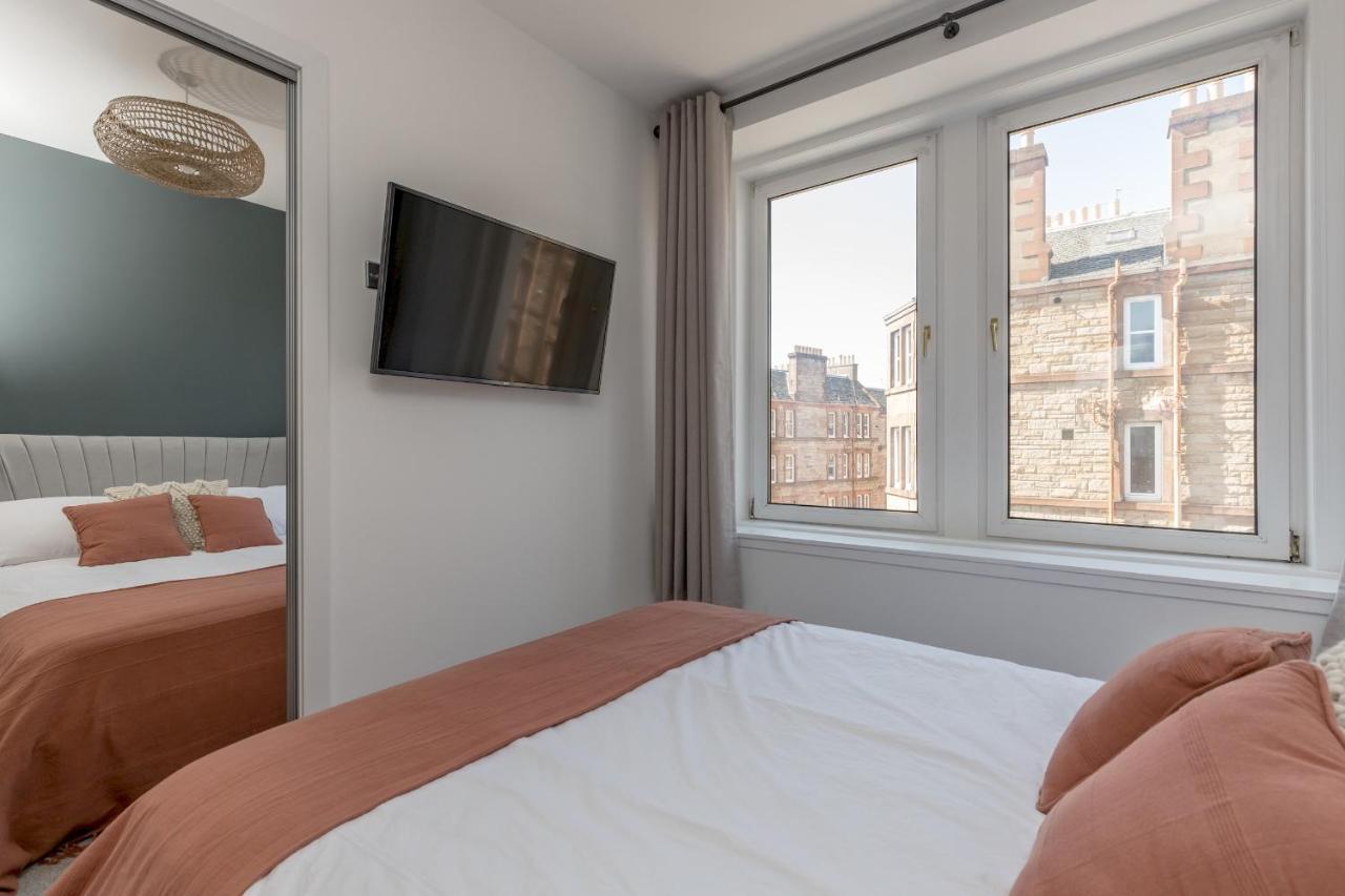 Pass The Keys Stunning 3 Bed Loft Style Apt With Free Parking EDI Exterior photo