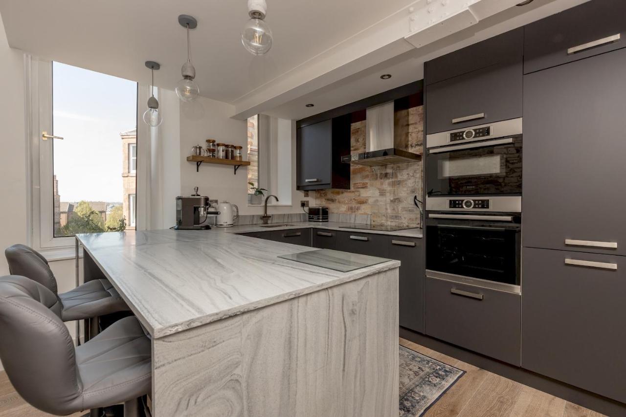Pass The Keys Stunning 3 Bed Loft Style Apt With Free Parking EDI Exterior photo