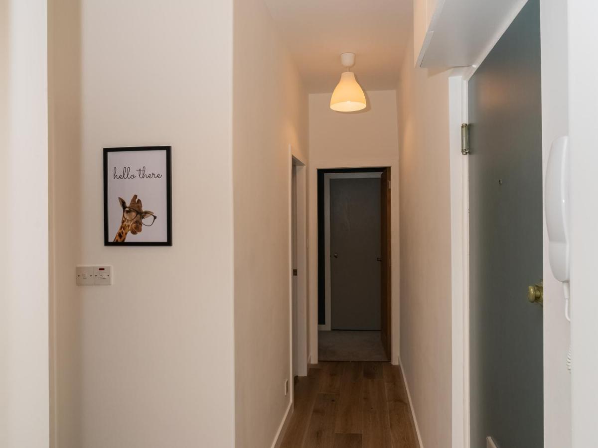 Pass The Keys Stunning 3 Bed Loft Style Apt With Free Parking EDI Exterior photo