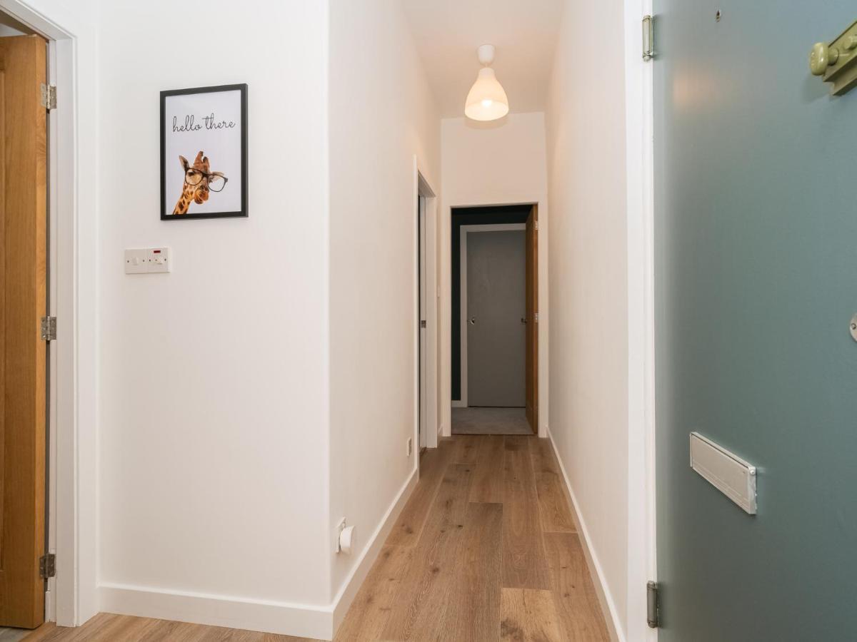 Pass The Keys Stunning 3 Bed Loft Style Apt With Free Parking EDI Exterior photo
