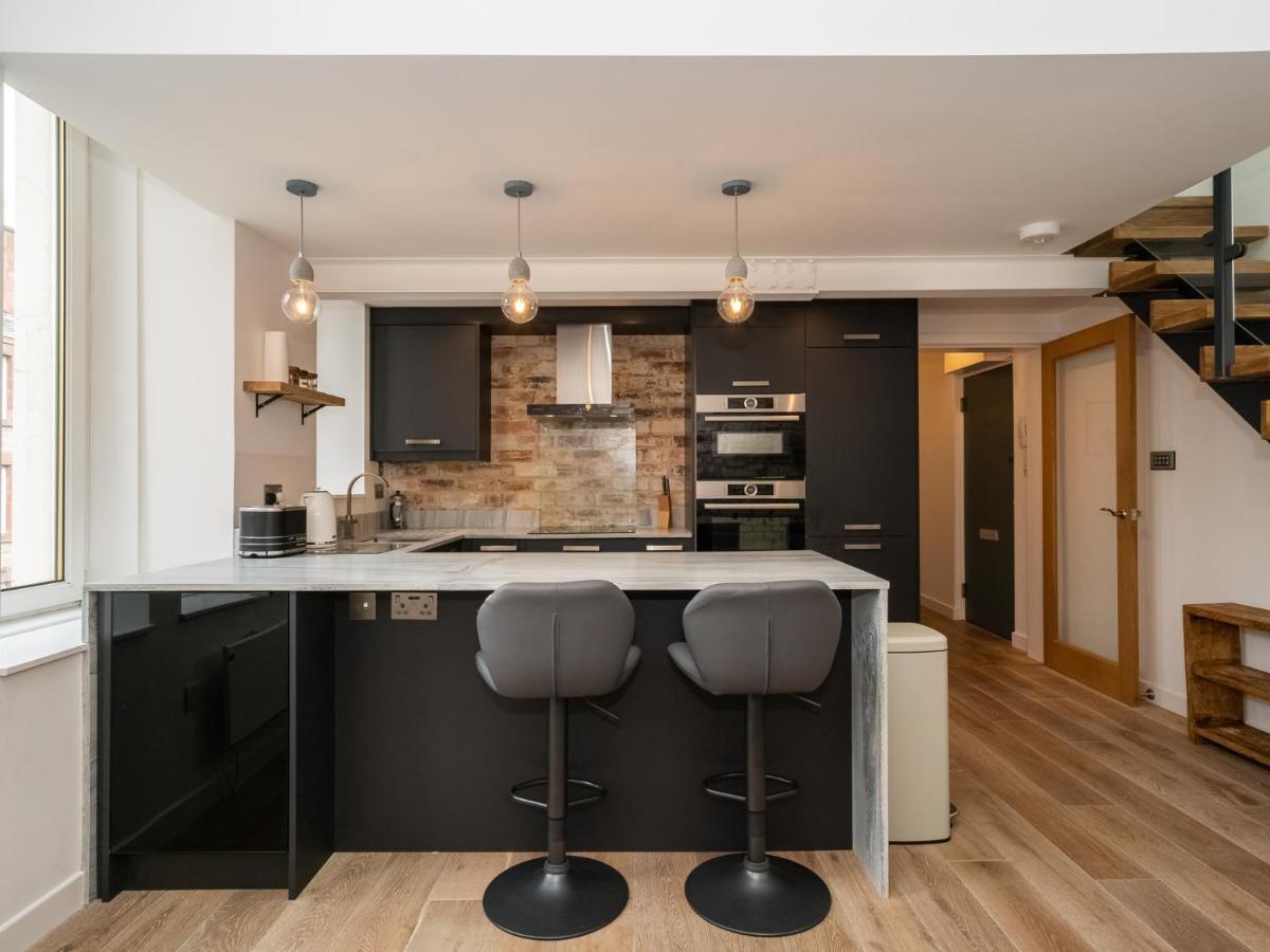 Pass The Keys Stunning 3 Bed Loft Style Apt With Free Parking EDI Exterior photo