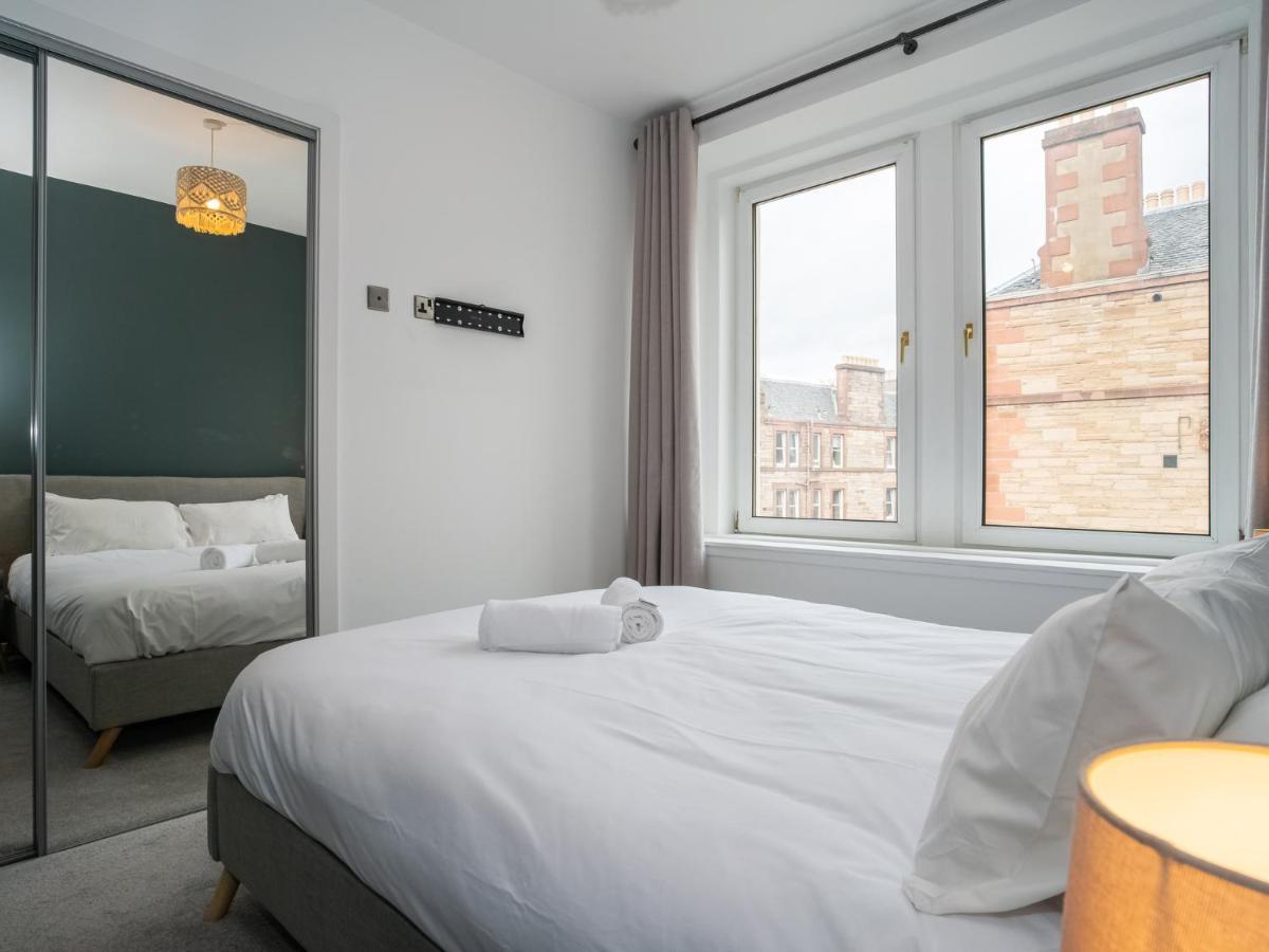 Pass The Keys Stunning 3 Bed Loft Style Apt With Free Parking EDI Exterior photo