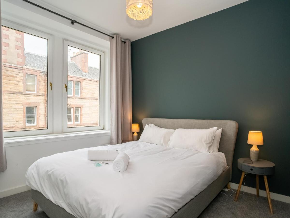 Pass The Keys Stunning 3 Bed Loft Style Apt With Free Parking EDI Exterior photo